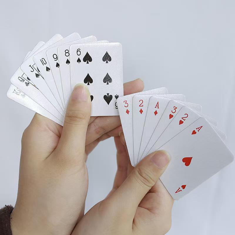 Mini Poker carte da gioco Fest - Party Games Juego recensione e prezzo